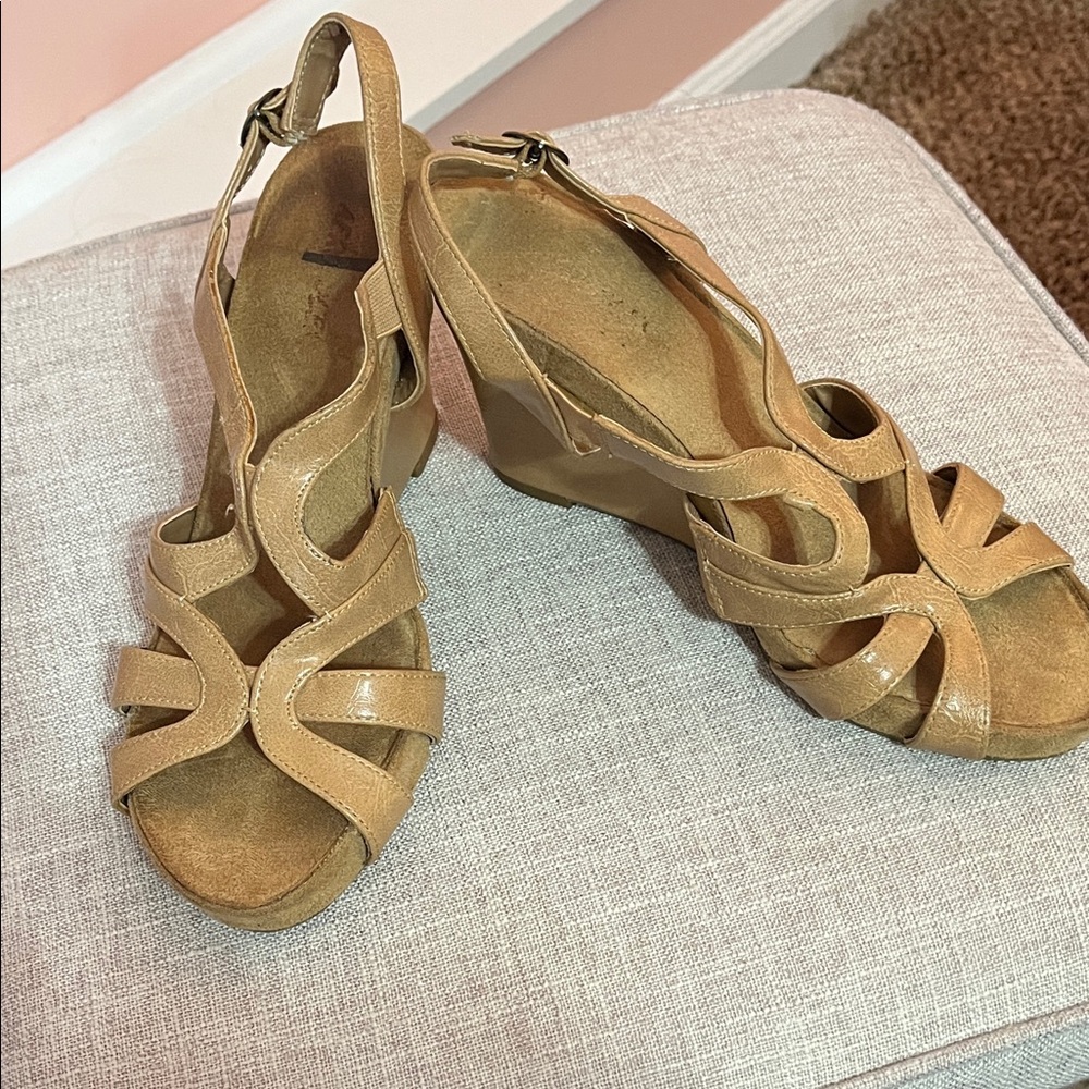 Elegant Tan Wedge Sandals
